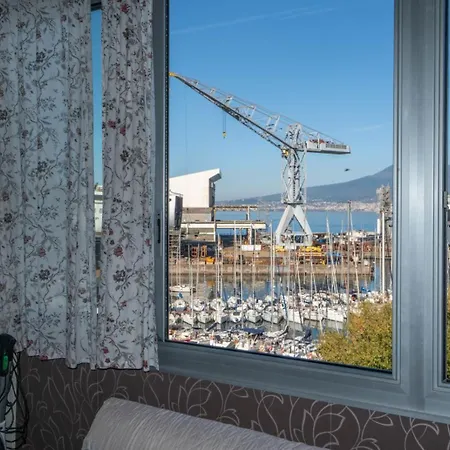 Garden View Rooftop Apartment Castellammare di Stabia